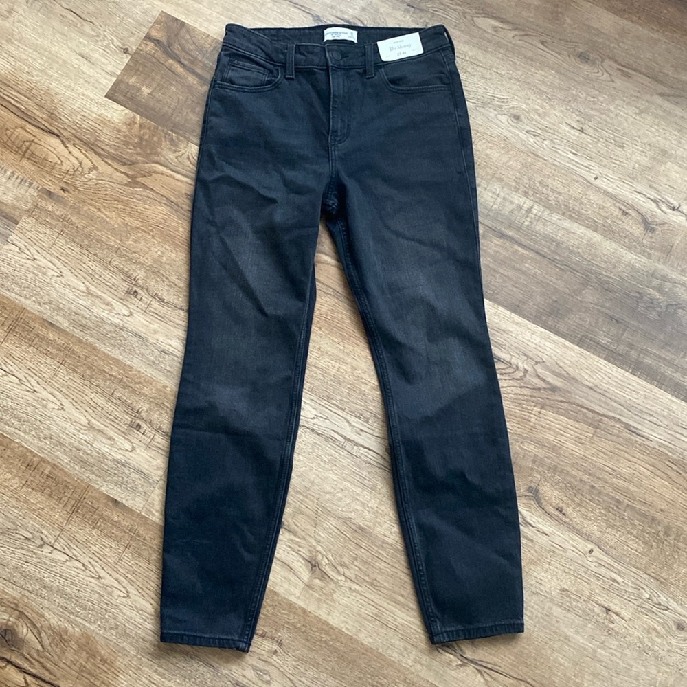 Abercrombie & Fitch The Skinny High Rise 27 4 NWT